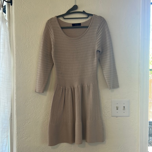 Jessica Simpson Beige Knit Fit Flare Sweater Dress Size Medium - Picture 1 of 3
